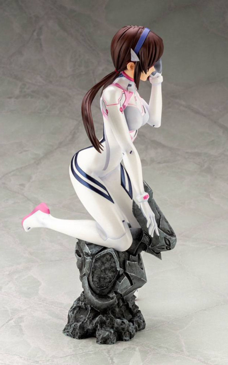 mari makinami illustrious white plugsuit